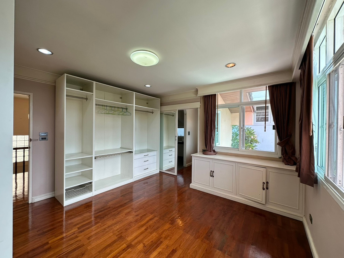 ให้เช่าบ้านพระราม 9 เพชรบุรีตัดใหม่ RCA : ให้เช่า บ้านเดี่ยว 2 ชั้น ซอยศูนย์วิจัย