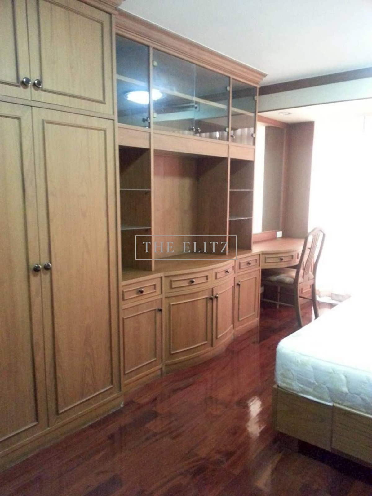 For RentCondoSukhumvit, Asoke, Thonglor : ✨ Walk to Thonglor in a few minutes. But come home and find the tranquility of Waterford Park 53, a good location connecting both Sukhumvit 53 and 55 🎉