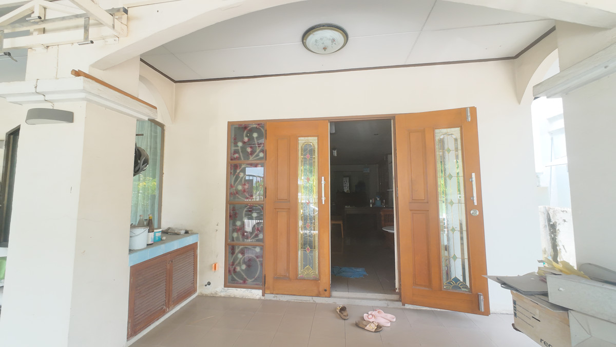 ขายบ้านนวมินทร์ รามอินทรา : ขายบ้านเดี่ยวบุณฑริก วัชรพล 50.6 ตรว. หลังริมถนนเมน หน้าบ้านทิศตะวันออก ทำเลศักยภาพใกล้ทางด่วน