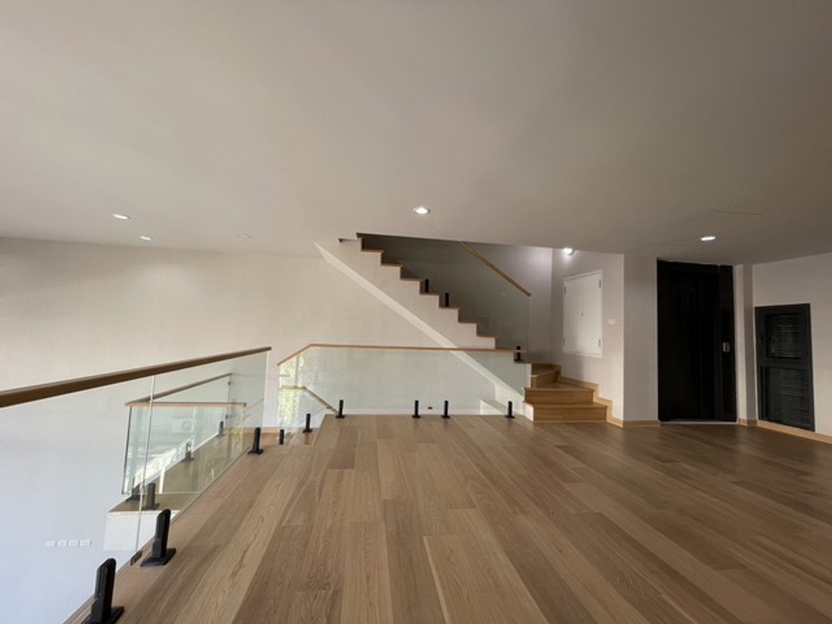 For RentHouseSukhumvit, Asoke, Thonglor : HR3340 FOR RENT Ultra-Luxury House @Sage Thonglor 25, 4.5-storey detached house, premium level. With private elevator and swimming pool in the heart of Thonglor.