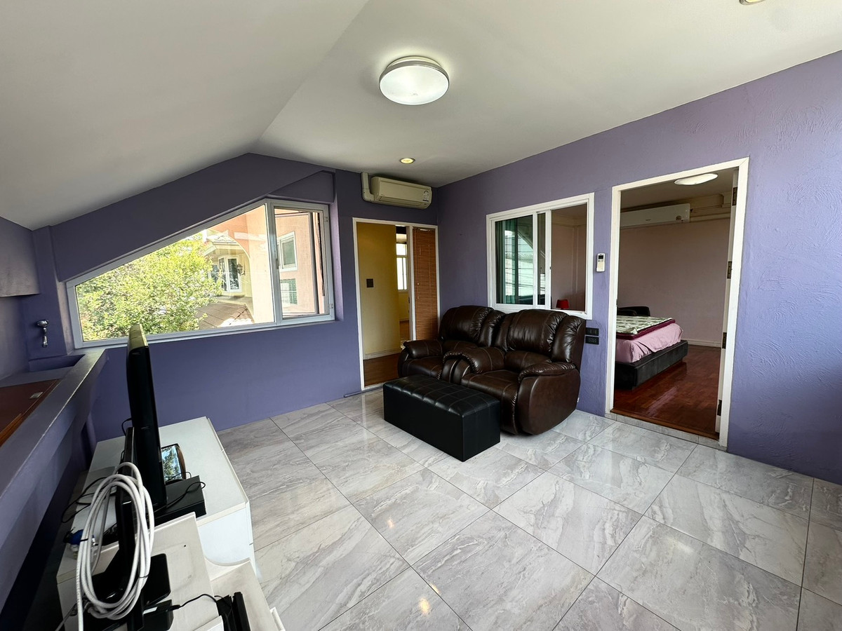 ให้เช่าบ้านพระราม 9 เพชรบุรีตัดใหม่ RCA : ให้เช่า บ้านเดี่ยว 2 ชั้น ซอยศูนย์วิจัย