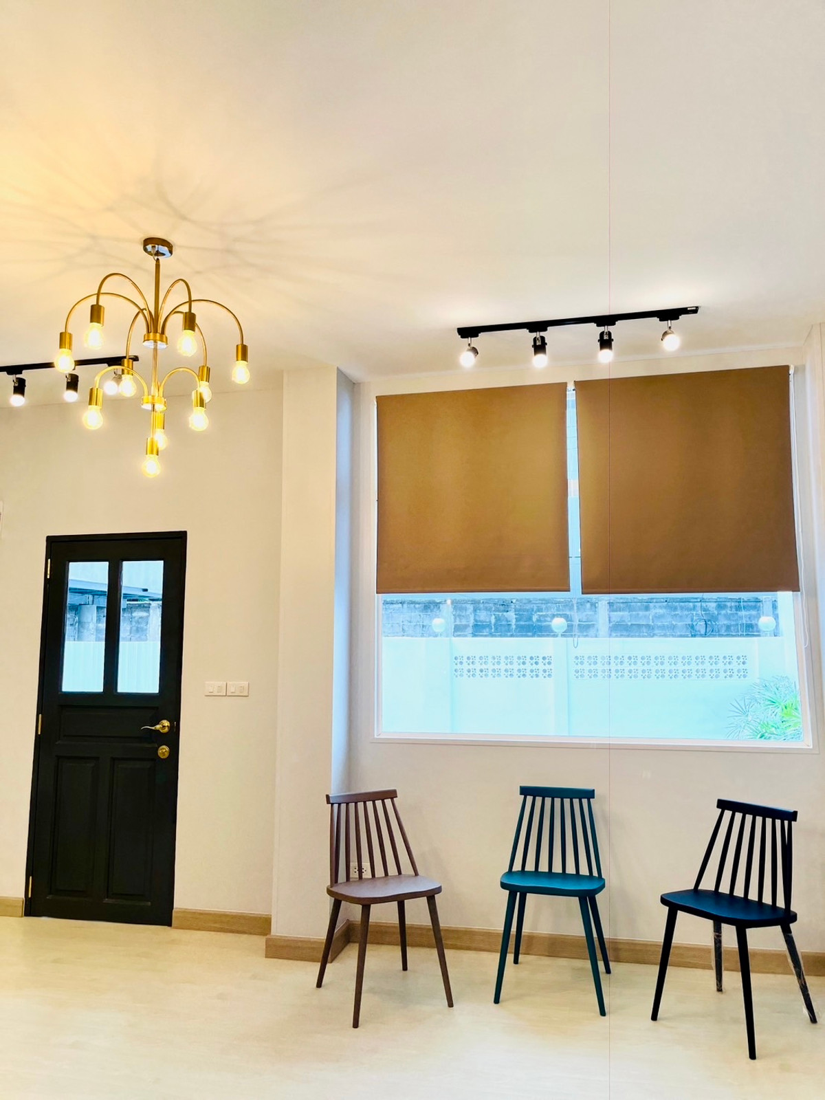 For RentHouseSathorn, Narathiwat : 🏡 (For rent) Newly built house in the heart of Sathorn - near BTS Surasak, good location, not chaotic‼️