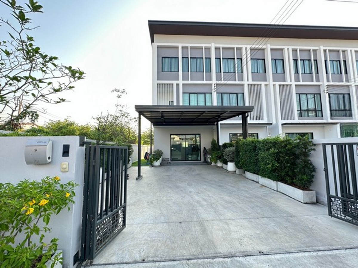 For RentTownhomeChokchai 4, Ladprao 71, Ladprao 48, : HR3338 3-story home office for rent ""New house"" Chokchai potential location 4Usable area 300 sq m | Parking for up to 6 cars | Company registration possible