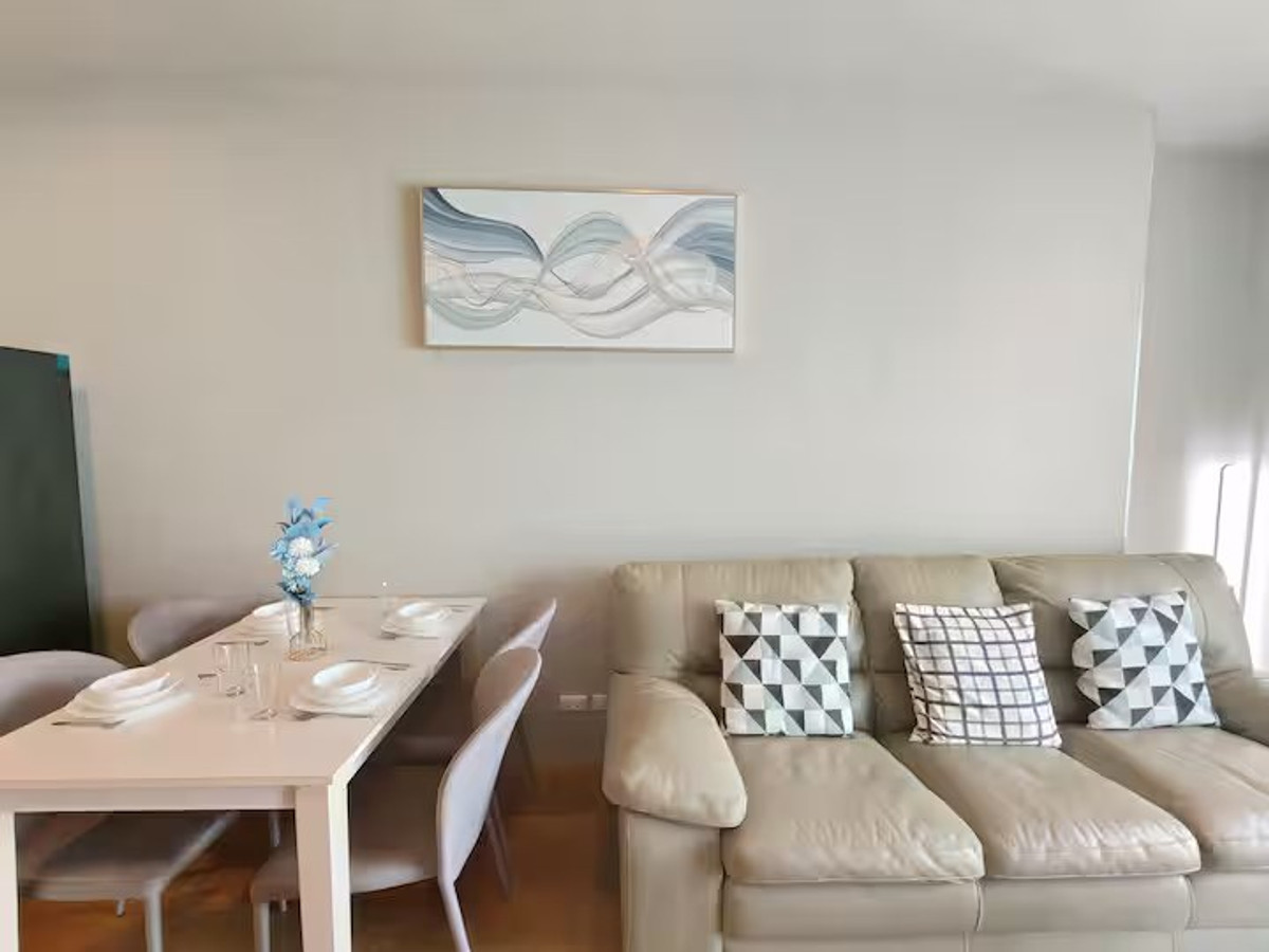 For RentCondoSukhumvit, Asoke, Thonglor : 🚅✨  Noble Refine Phrom Phong For rent 2 bedroom condo - only 5 minutes walk to BTS Phrom Phong.