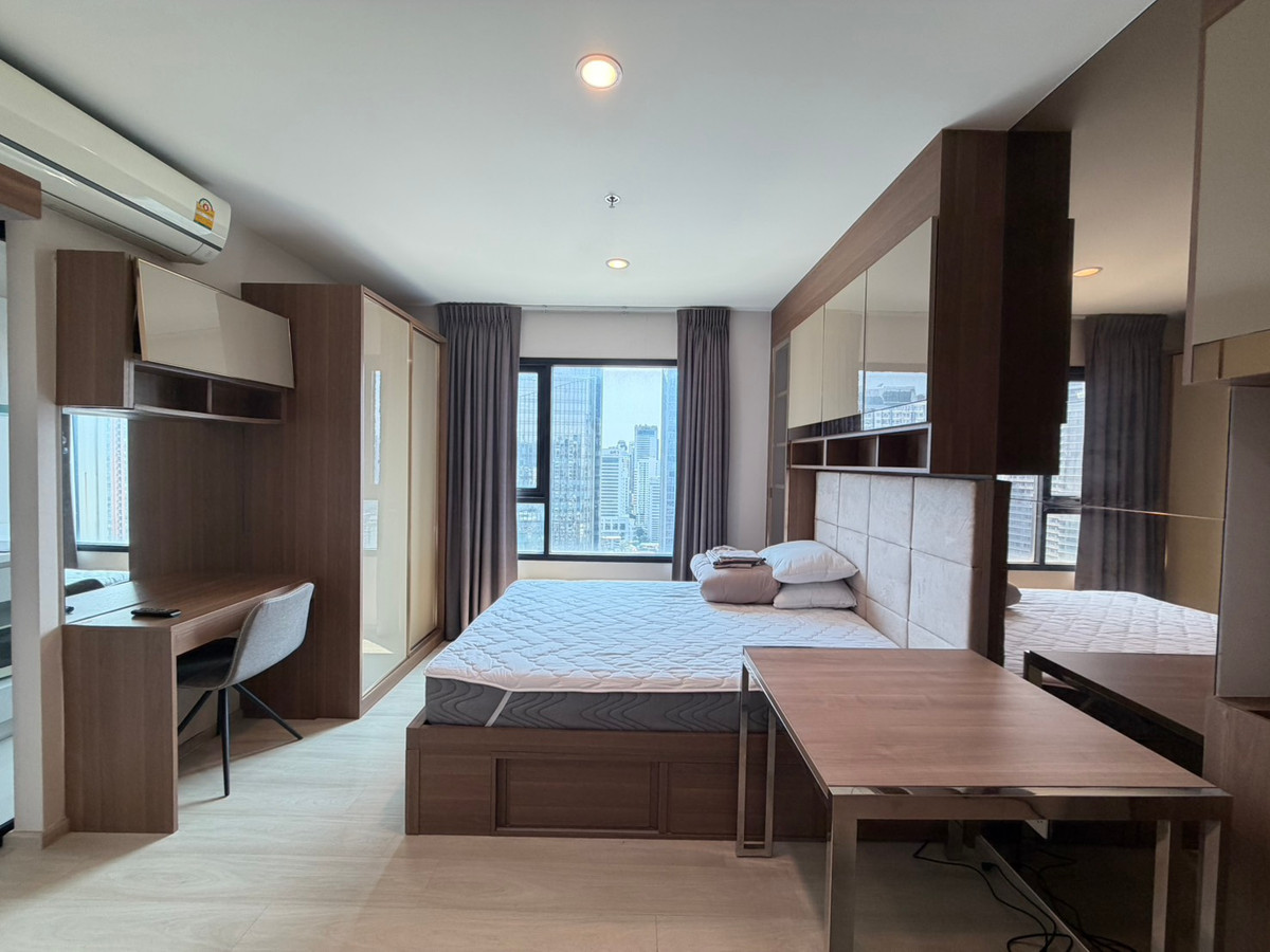 ให้เช่าคอนโดพระราม 9 เพชรบุรีตัดใหม่ RCA : 🔥 Hot Deal 1 bedroom for rent at Life asoke 🔥