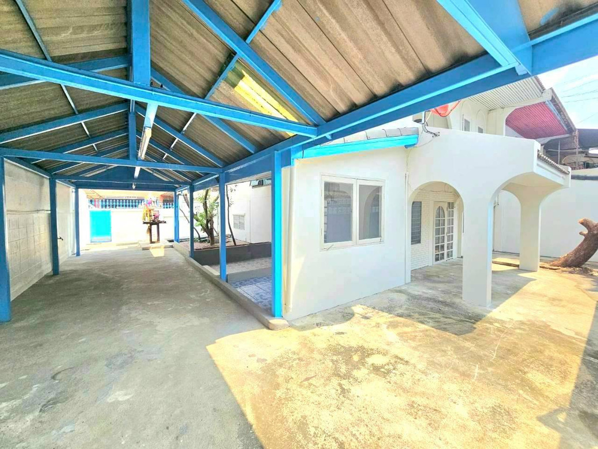 ขายทาวน์โฮมลาดพร้าว101 แฮปปี้แลนด์ : บ้านพร้อมที่ดิน หลังมุมส่วนตัว ใกล้รถไฟฟ้า 🔥 ทาวน์เฮ้าส์ ลาดพร้าว 87 / 3 ห้องนอน (ขาย), Townhouse Ladprao 87 / 3 Bedrooms (FOR SALE) FAHS048