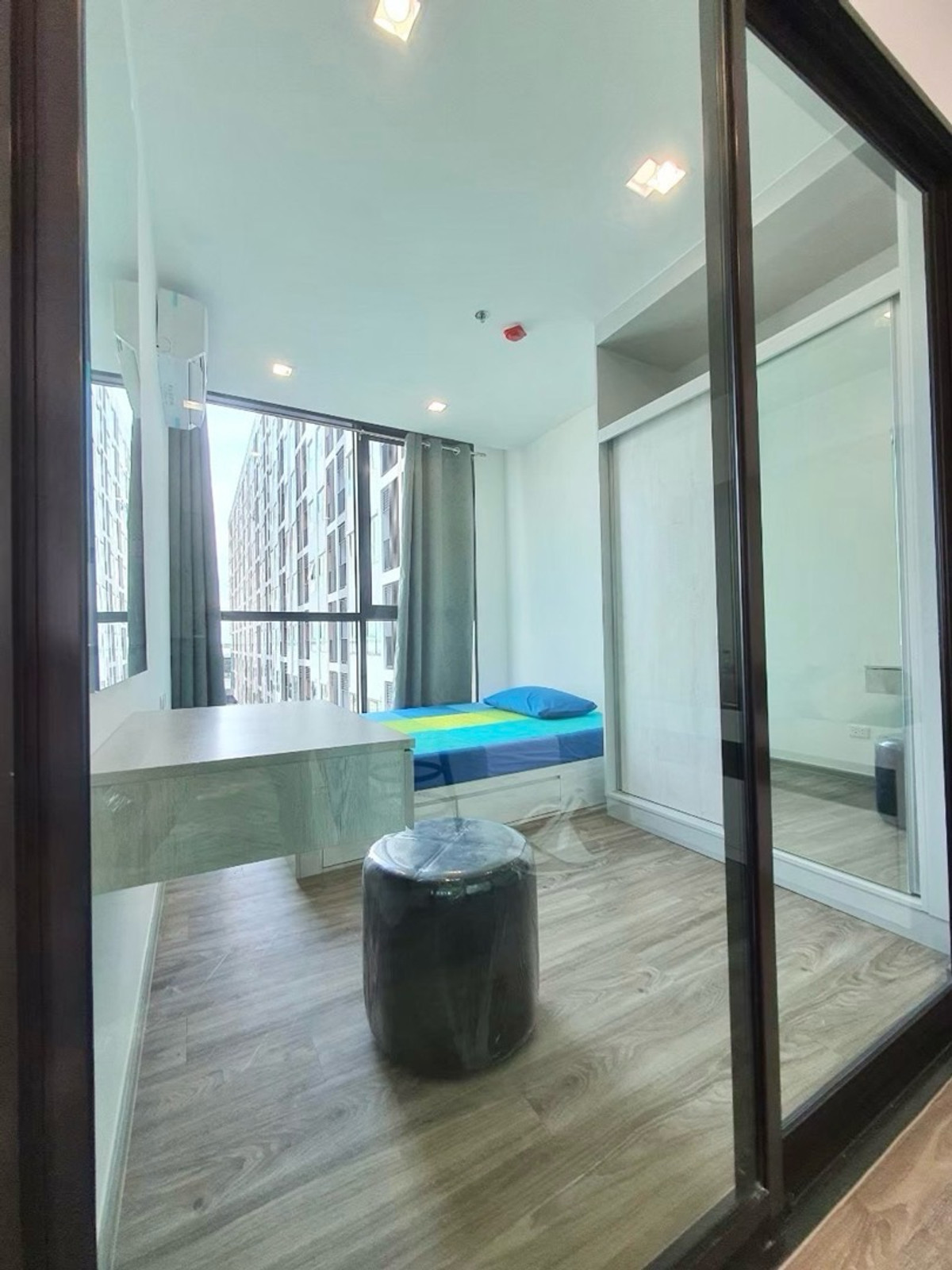 ให้เช่าคอนโดวิภาวดี ดอนเมือง หลักสี่ : 📍โครงการ : Rich Park Terminal Phaholyothin 59
🚝 อยู่ติด  : BTS สถานีพหลโยธิน 59  ( 0 เมตร ) 🚶🏻
💵 ราคาเช่า : 15,000 บาท / เดือน