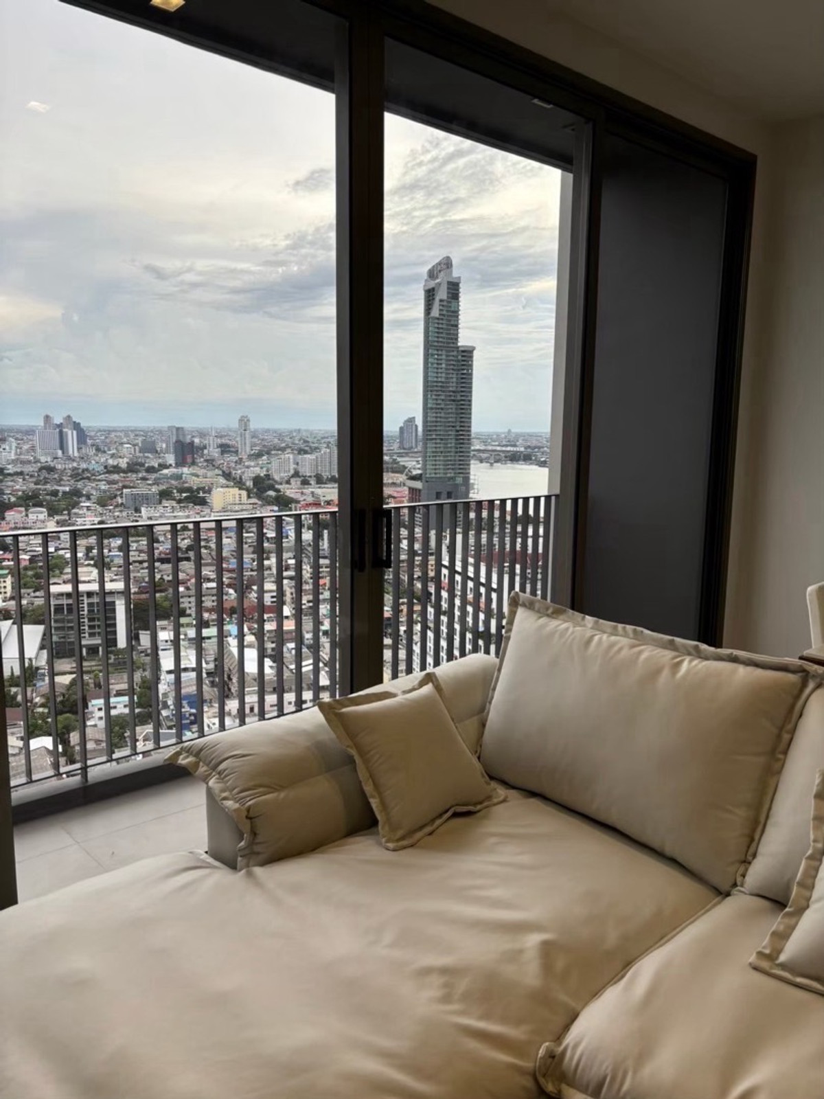 For RentCondoSathorn, Narathiwat : For rent Rhythm Charoenkrung Pavillion ☎️ 0912322009