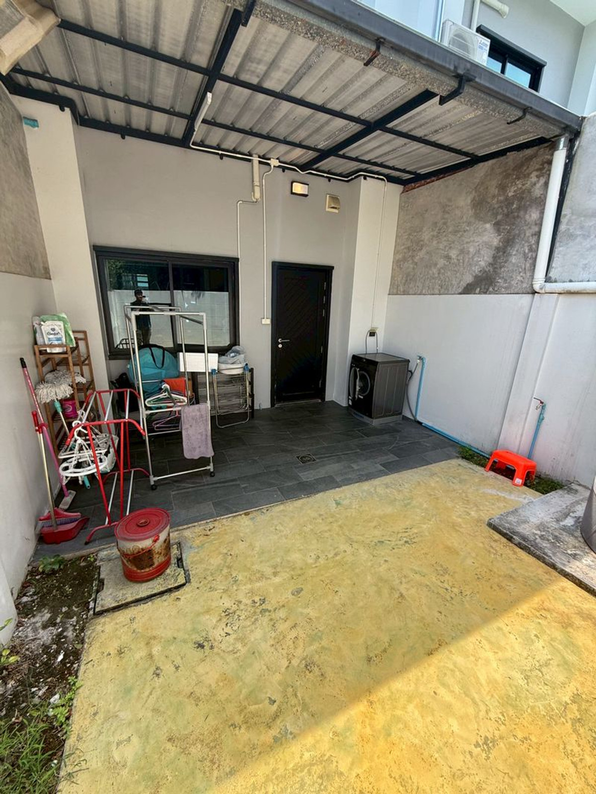 ขายทาวน์โฮมเชียงใหม่ : ทาวน์โฮม 2 ชั้น หมู่บ้านคุ้มครพิงค์ 1 ขนาด 22.3 ตารางวา 2 ห้องนอน  ติดสนามบินเชียงใหม่ ตำบลสุเทพ อำเภอเมืองเชียงใหม่ จังหวัดเชียงใหม่