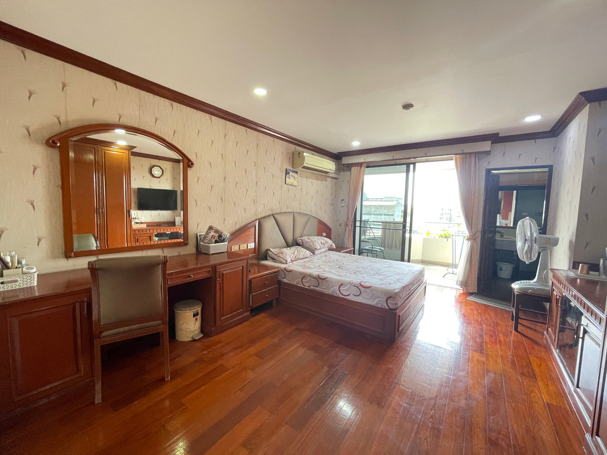 ขายคอนโดสาทร นราธิวาส : 🔥 ขายคอนโดหรู สาทร 4 ห้องนอน พื้นที่ใหญ่ 323 ตร.ม. | Lumpini Place Building ใจกลาง CBD ใกล้ BTS