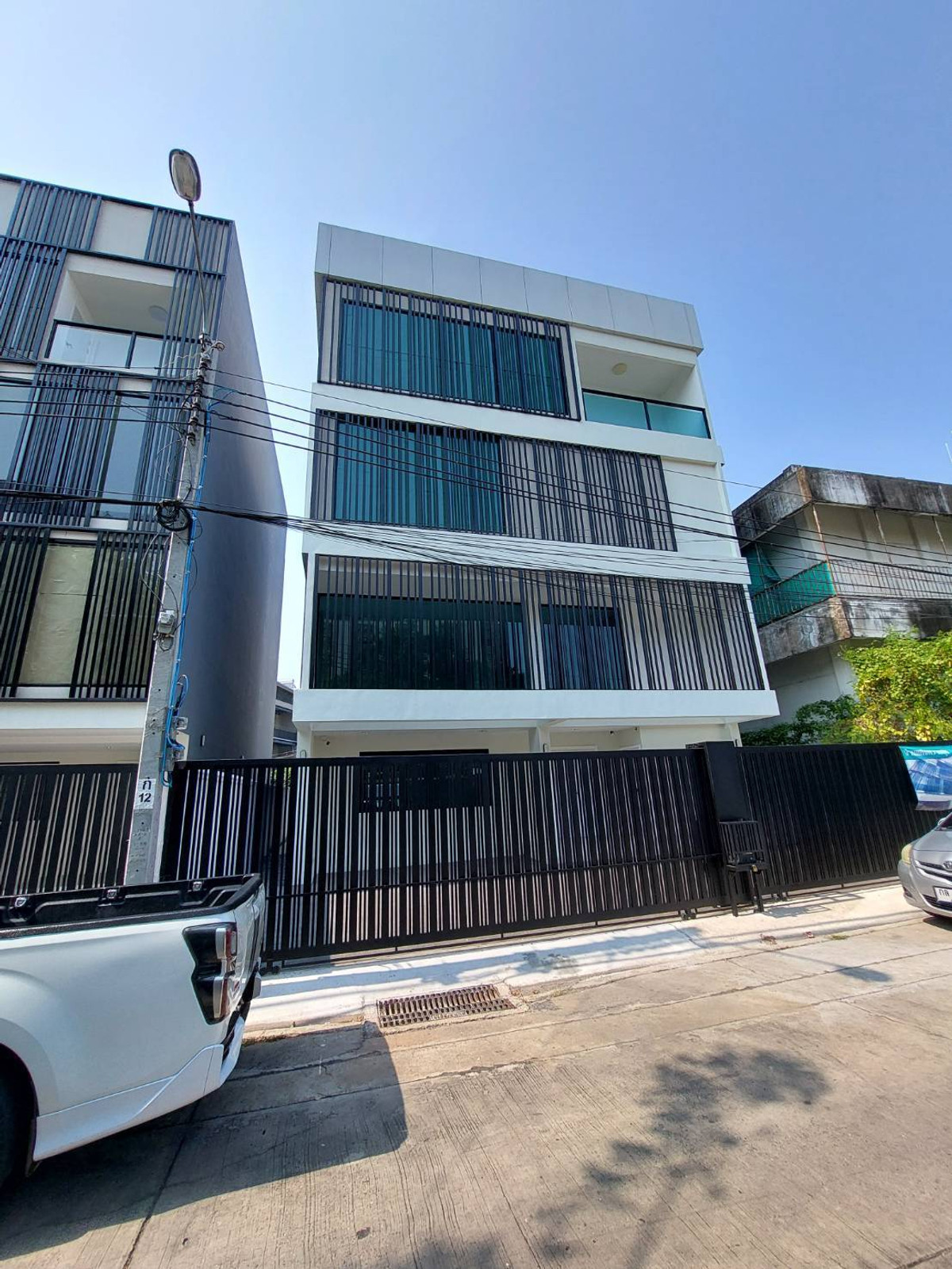 For SaleHouseOnnut, Udomsuk : 🔥 Luxury Single House for Sale with Private Lift | 3 Bedrooms, 350 SQ.M. | Parking for 4 Cars | Fully Furnished | 29 MB