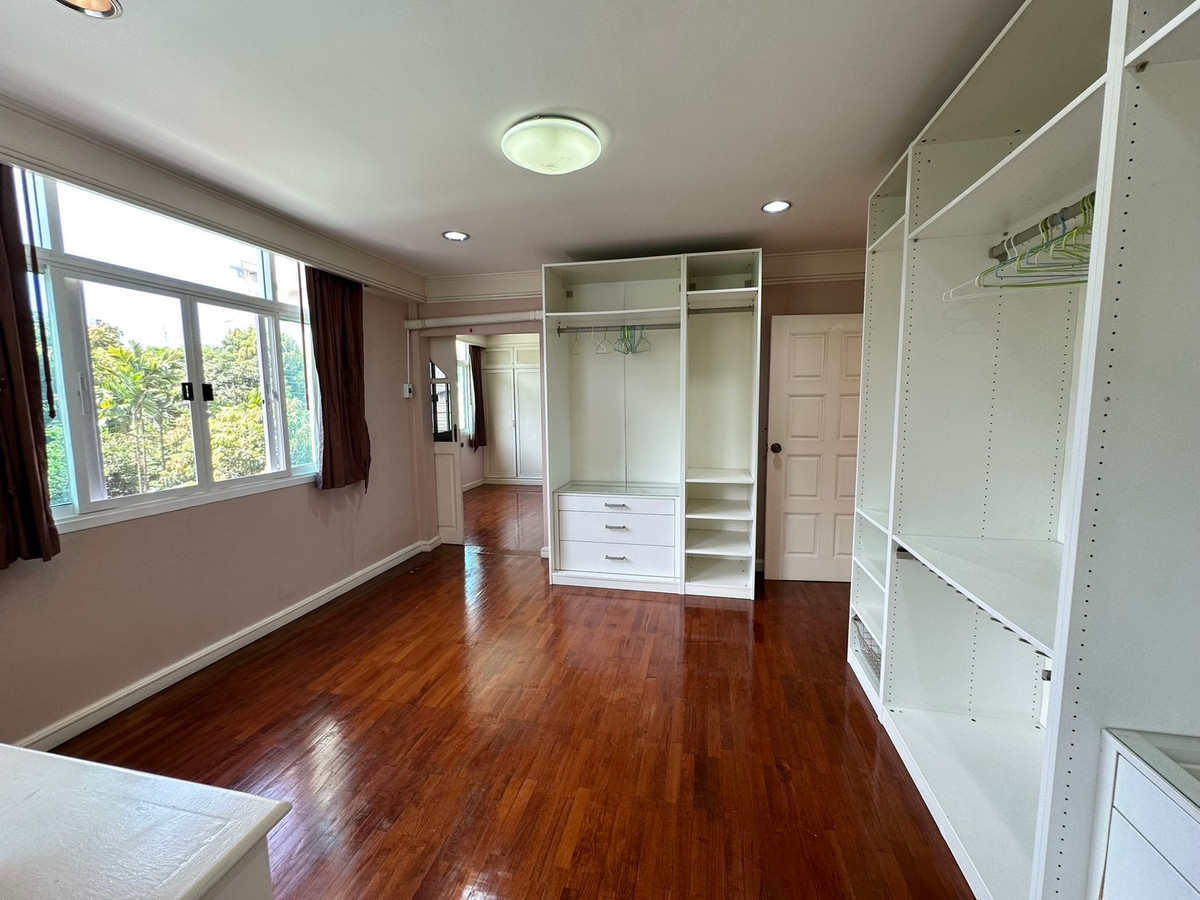 ให้เช่าบ้านพระราม 9 เพชรบุรีตัดใหม่ RCA : ให้เช่า บ้านเดี่ยว 2 ชั้น ซอยศูนย์วิจัย