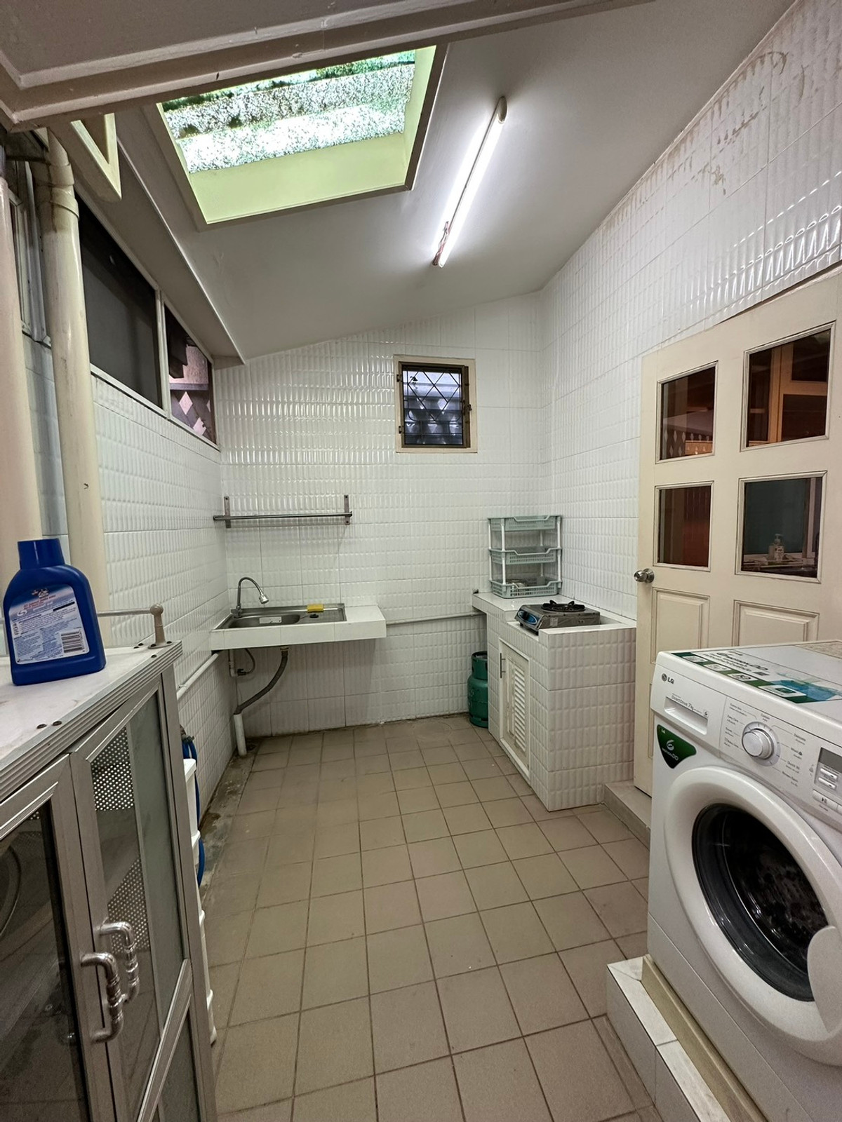 ให้เช่าบ้านพระราม 9 เพชรบุรีตัดใหม่ RCA : ให้เช่า บ้านเดี่ยว 2 ชั้น ซอยศูนย์วิจัย