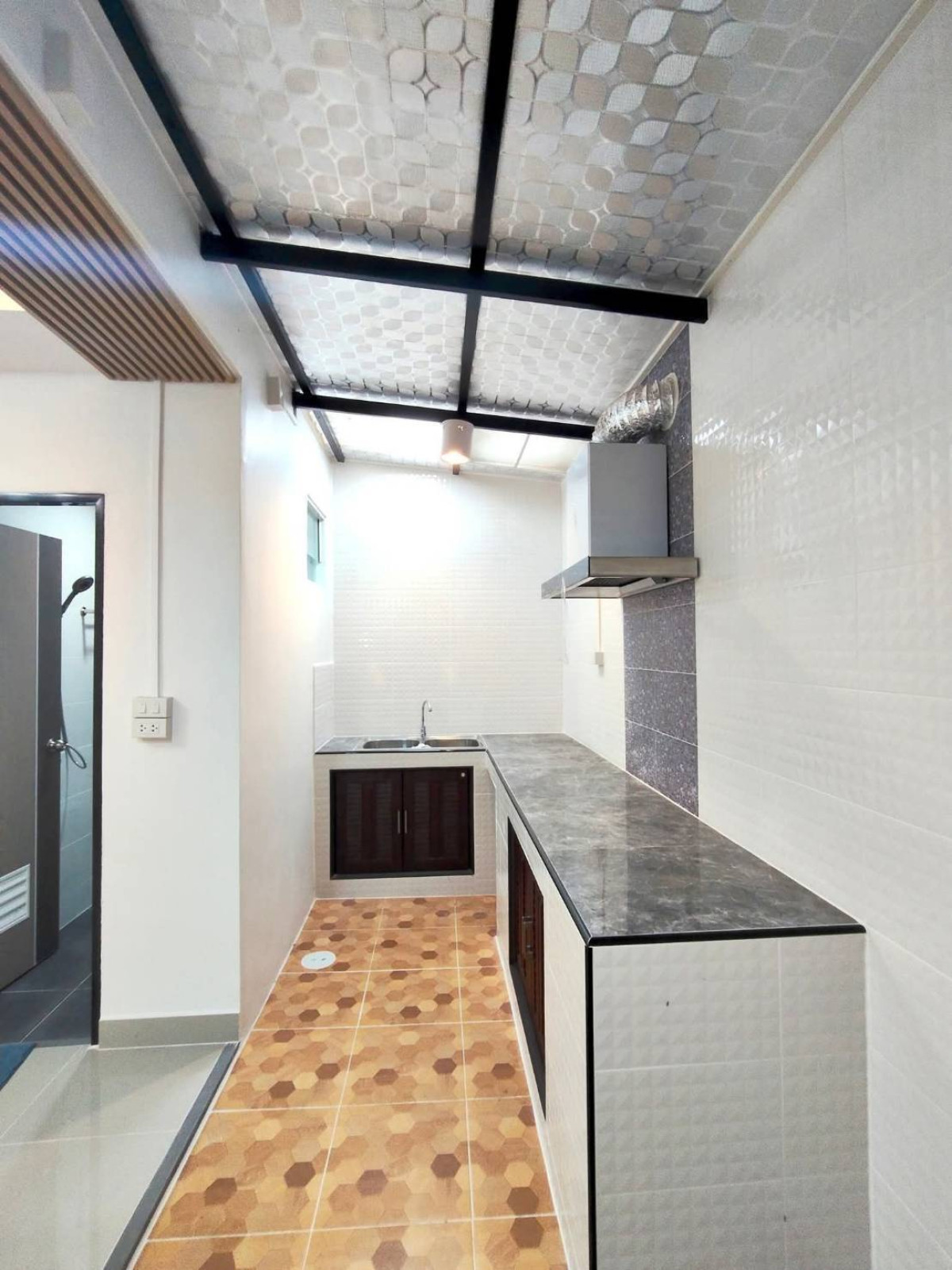 For SaleTownhomePathum Thani,Rangsit, Thammasat : For Sale Townhouse/Townhome  , Baan Thara Rin  Khlong 2 , wide frontage , newly renovated , Khu Khot , Lam Luk Ka , Pathum Thani , CX-146196