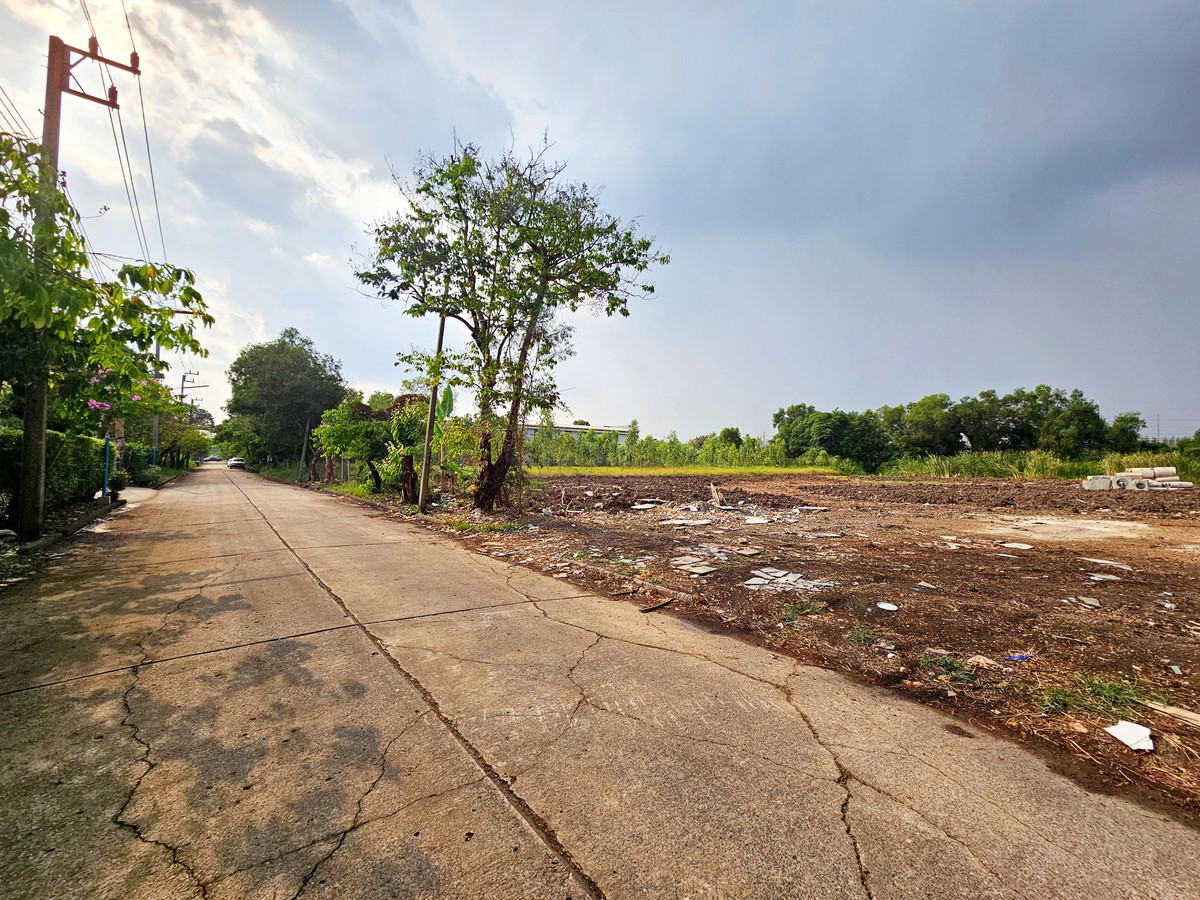 For SaleLandPathum Thani,Rangsit, Thammasat : Vacant land for sale, 6 rai, Khlong 3, Khlong Luang District, Pathum Thani, already filled in, beautiful rectangular plot.