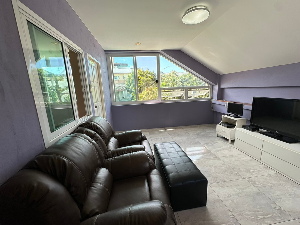 ให้เช่าบ้านพระราม 9 เพชรบุรีตัดใหม่ RCA : ให้เช่า บ้านเดี่ยว 2 ชั้น ซอยศูนย์วิจัย