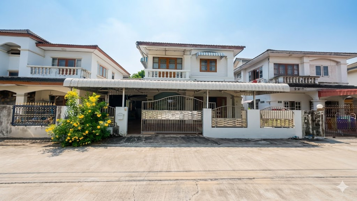 For SaleHouseNawamin, Ramindra : Single house for sale, Buntharik Watcharaphon, 50.6 sq m., behind main road. East front of the house Potential location near the expressway