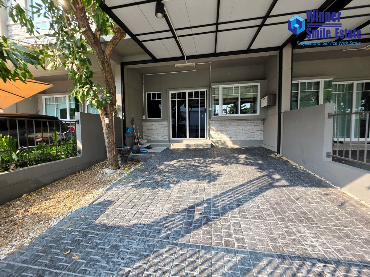 For RentTownhomeSamut Prakan,Samrong : 🔥Townhome for rent, Villaggio Bangna, very beautiful, new, near the garden, lake, in front of the house, not next to anyone.