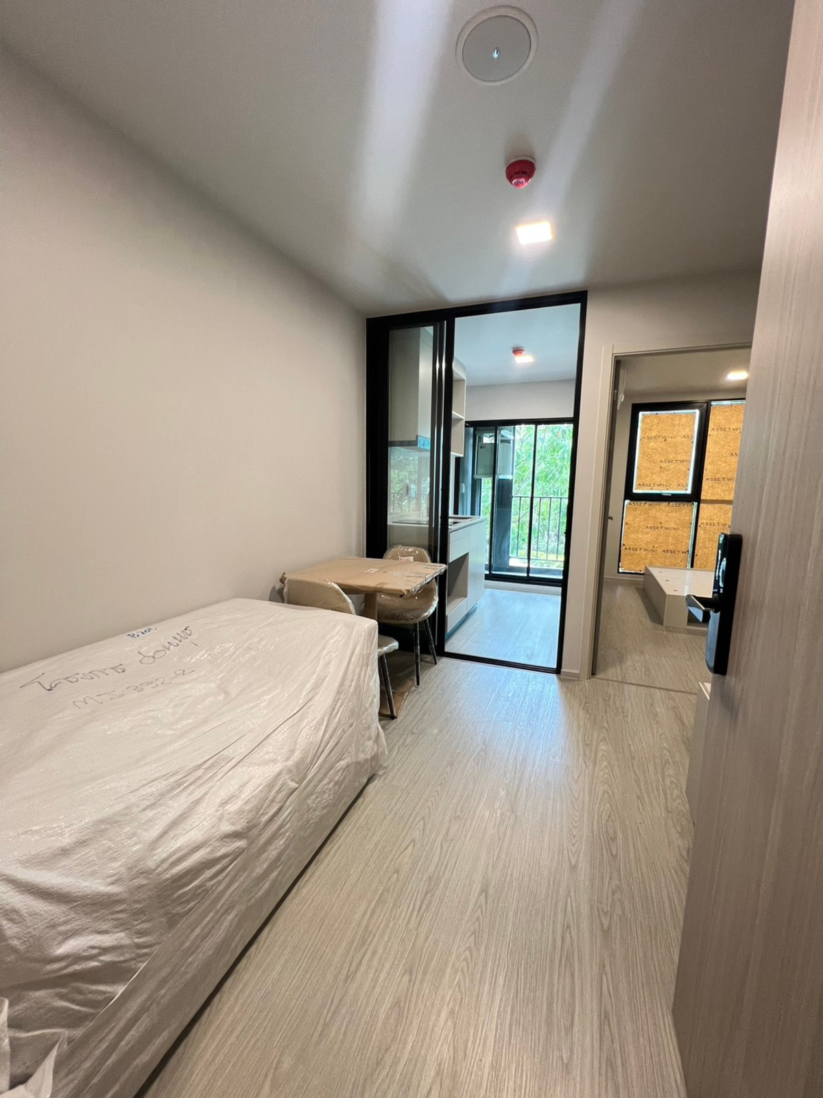 คอนโดอ่อนนุช อุดมสุข : 🔥 ห้องสุดท้าย! 2.29 ล้าน วิวสระ ทิศเหนือเย็นฉ่ำ จอง 999 บาท จบเลย!