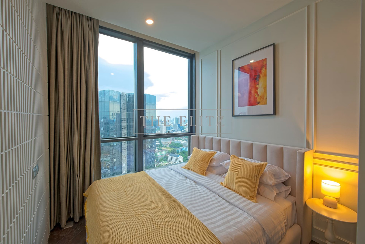 For RentCondoSukhumvit, Asoke, Thonglor : ✨ Sophistication in every inch. For the worthy owner, The ESSE Sukhumvit 36, a beautiful room, premium specs, high ceilings, airy, with a city view as far as the eye can see 💕