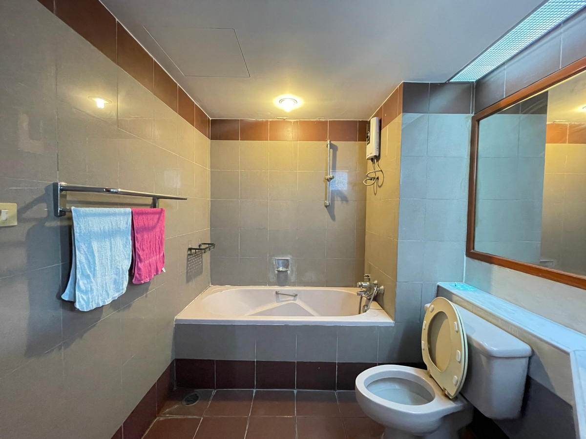 ขายคอนโดสาทร นราธิวาส : 🔥 ขายคอนโดหรู สาทร 4 ห้องนอน พื้นที่ใหญ่ 323 ตร.ม. | Lumpini Place Building ใจกลาง CBD ใกล้ BTS