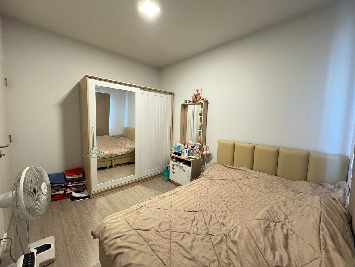 For SaleTownhomeRama5, Ratchapruek, Bangkruai : Townhome for sale, Siri Place Charan-Pinklao Project. Behind the corner near the center