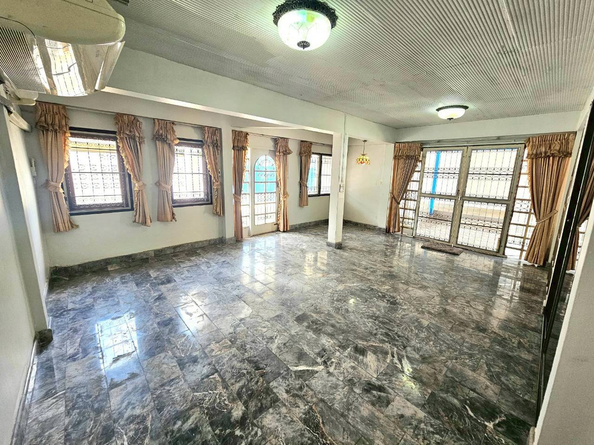 ขายทาวน์โฮมลาดพร้าว101 แฮปปี้แลนด์ : บ้านพร้อมที่ดิน หลังมุมส่วนตัว ใกล้รถไฟฟ้า 🔥 ทาวน์เฮ้าส์ ลาดพร้าว 87 / 3 ห้องนอน (ขาย), Townhouse Ladprao 87 / 3 Bedrooms (FOR SALE) FAHS048