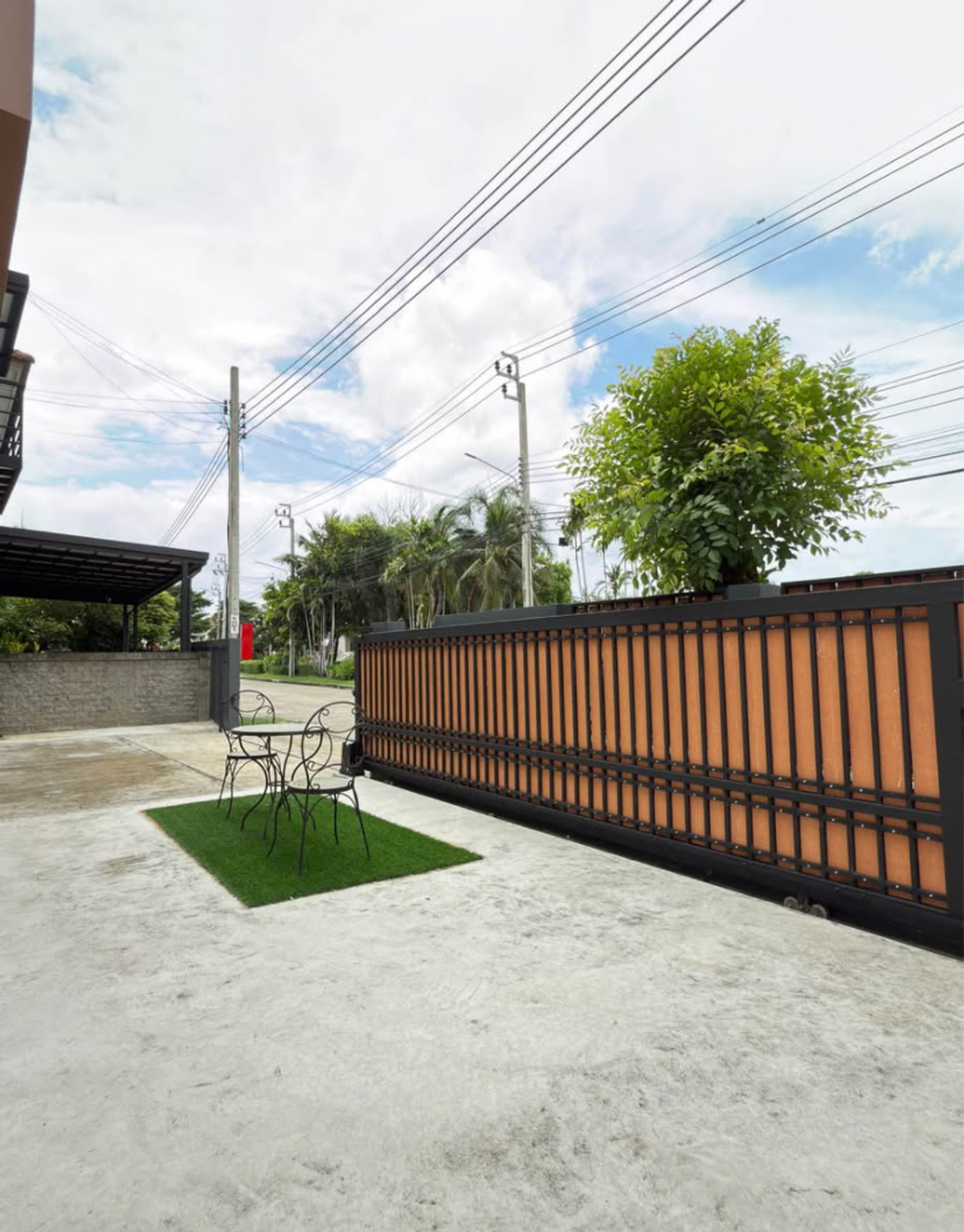 For RentHouseLadkrabang, Suwannaphum Airport : Single house for rent Atoll Maldives Village, Palm Bangna-Wongwaen, fully furnished, near mega bangna.