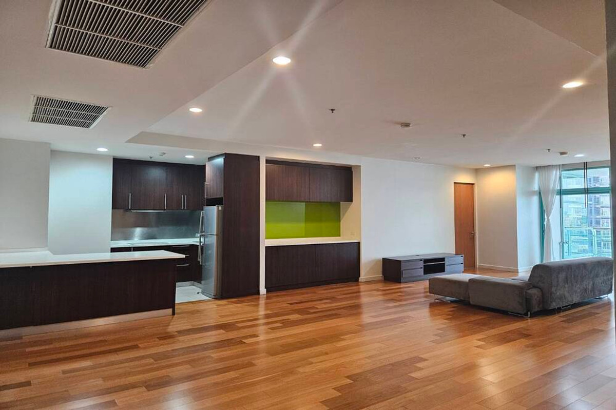 ให้เช่าคอนโดสาทร นราธิวาส : 🔥 เช่าด่วน !! วิวแม่น้ำ !! Chatrium Riverside Condominium, 2 ห้องนอน, 3 ห้องน้ำ, ชั้นสูง 19+, ระเบียงกว้าง !!🔥Code C20260300038 แต่งครบ, พร้อมเข้าอยู่📣📣