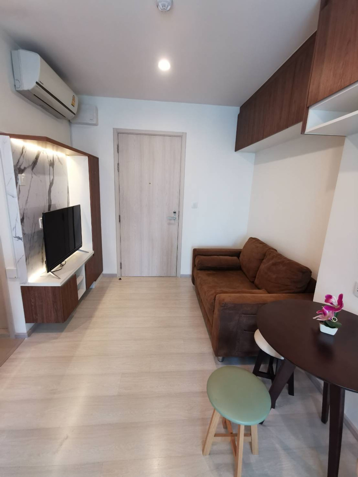 ให้เช่าคอนโดพระราม 9 เพชรบุรีตัดใหม่ RCA : 🔥 Hot Deal 1 bedroom for rent at Life asoke 🔥