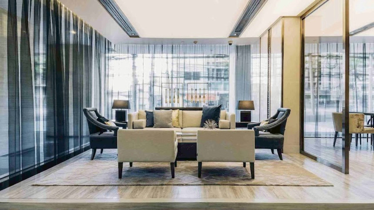 For RentCondoSathorn, Narathiwat : ✨ The most hip lifestyle source, The Room 30, easily connects Charoen Krung-Si Phraya-Songwat within walking distance 🎉