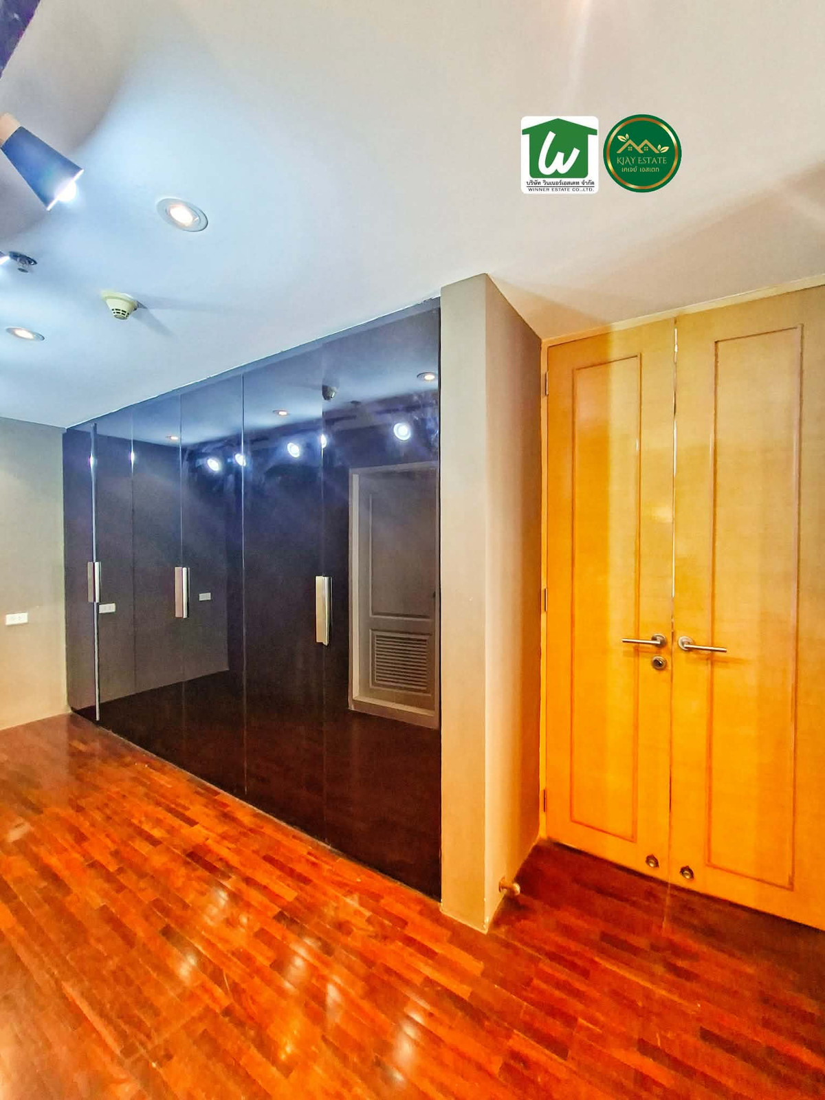 ให้เช่าคอนโดสีลม ศาลาแดง บางรัก : ให้เช่าด่วน State Tower Silom - 2 ห้องนอน  วิวเจ้าพระยา เพียง 🔥 38,𝟎𝟎𝟎/เดือน🔥BTS สะพานตากสิน ห้องสวย พร้อมอยู่