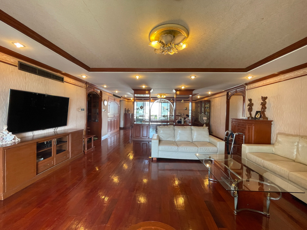 ขายคอนโดสาทร นราธิวาส : 🔥 ขายคอนโดหรู สาทร 4 ห้องนอน พื้นที่ใหญ่ 323 ตร.ม. | Lumpini Place Building ใจกลาง CBD ใกล้ BTS