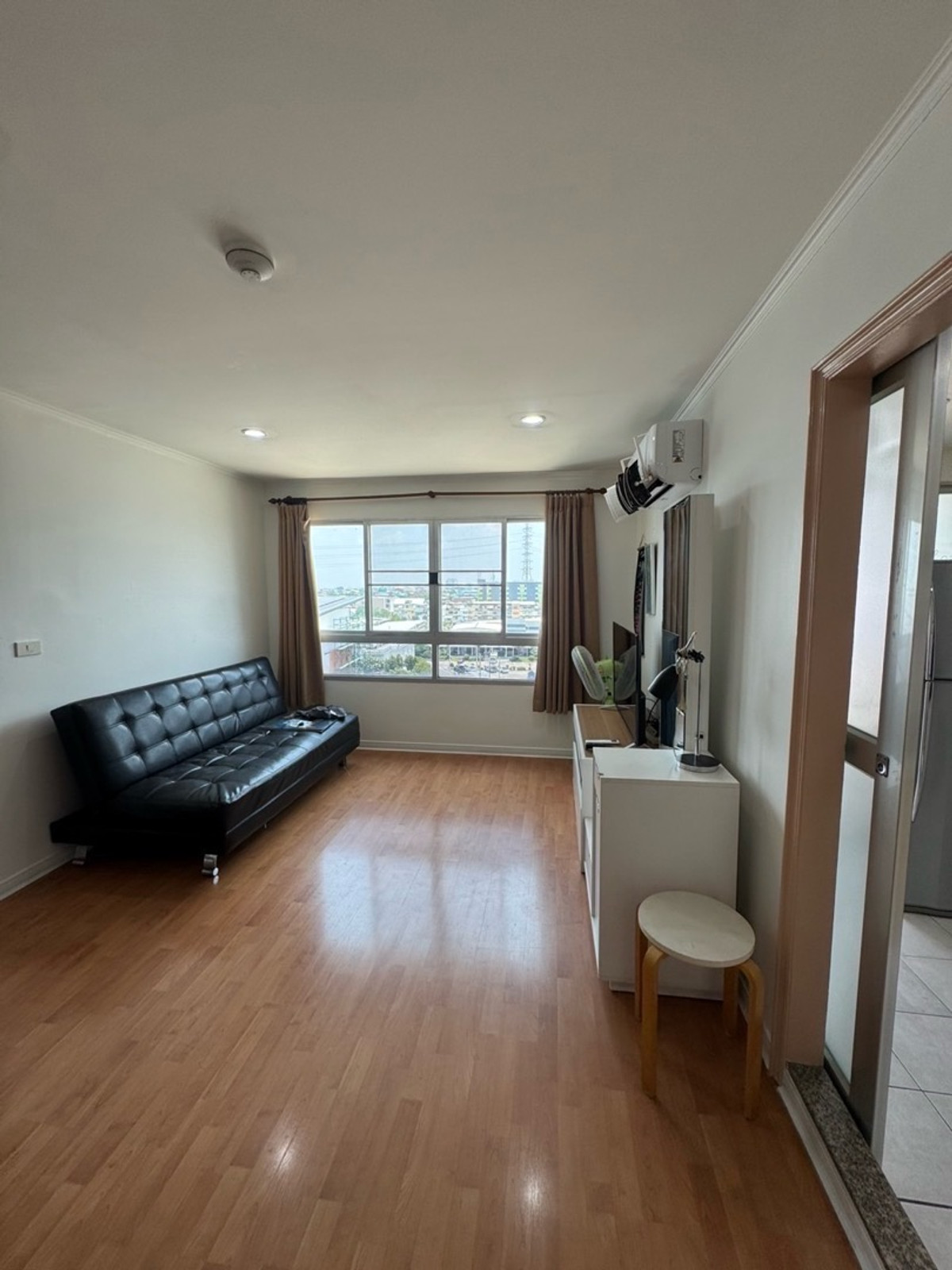 ให้เช่าคอนโดรัชดา ห้วยขวาง : ลุมพินีวิล ศูนย์วัฒนธรรม /2 bedrooms 2 bathrooms/ 8 fl./ 20,000