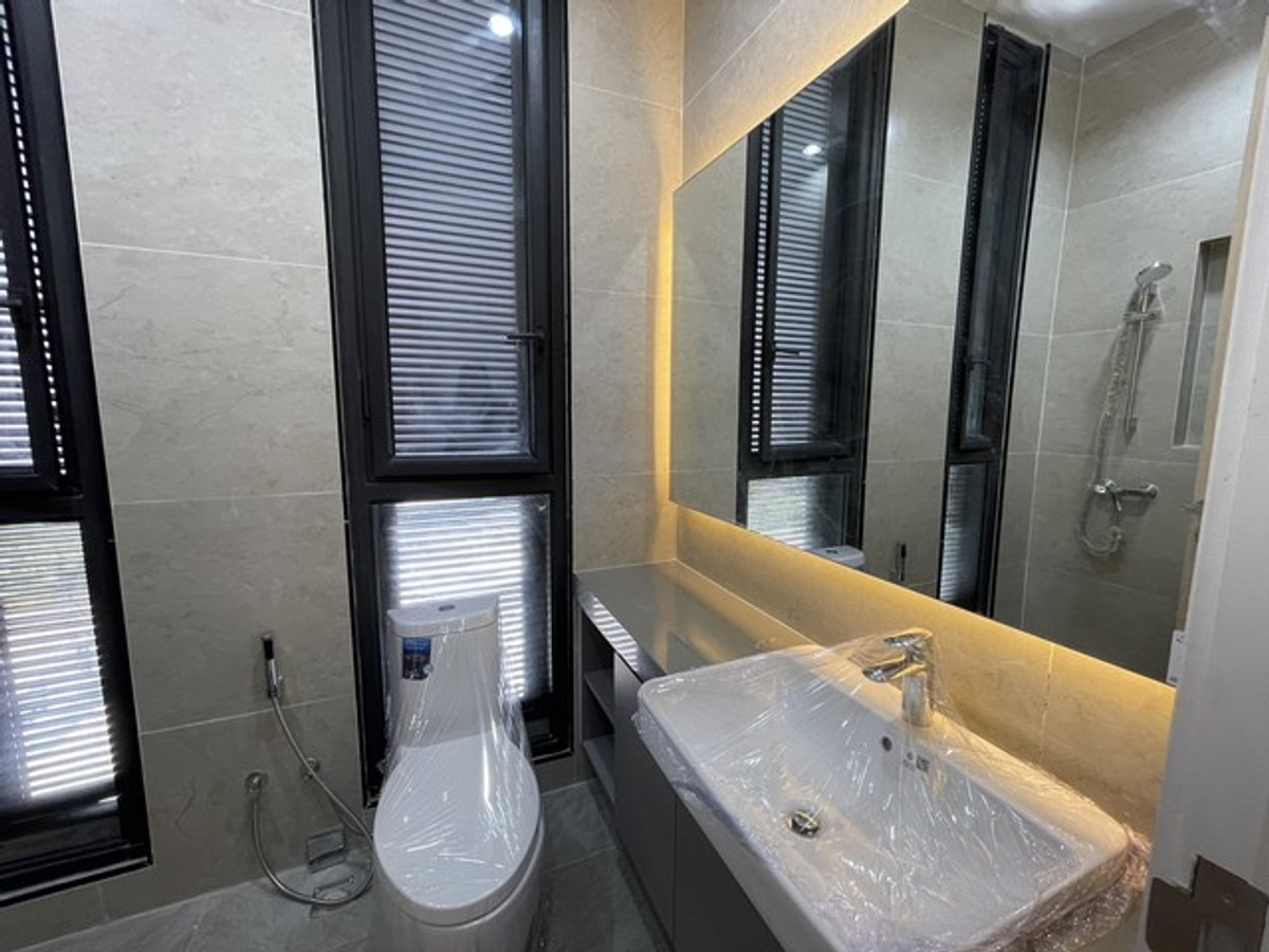 For RentHouseSukhumvit, Asoke, Thonglor : HR3340 FOR RENT Ultra-Luxury House @Sage Thonglor 25, 4.5-storey detached house, premium level. With private elevator and swimming pool in the heart of Thonglor.