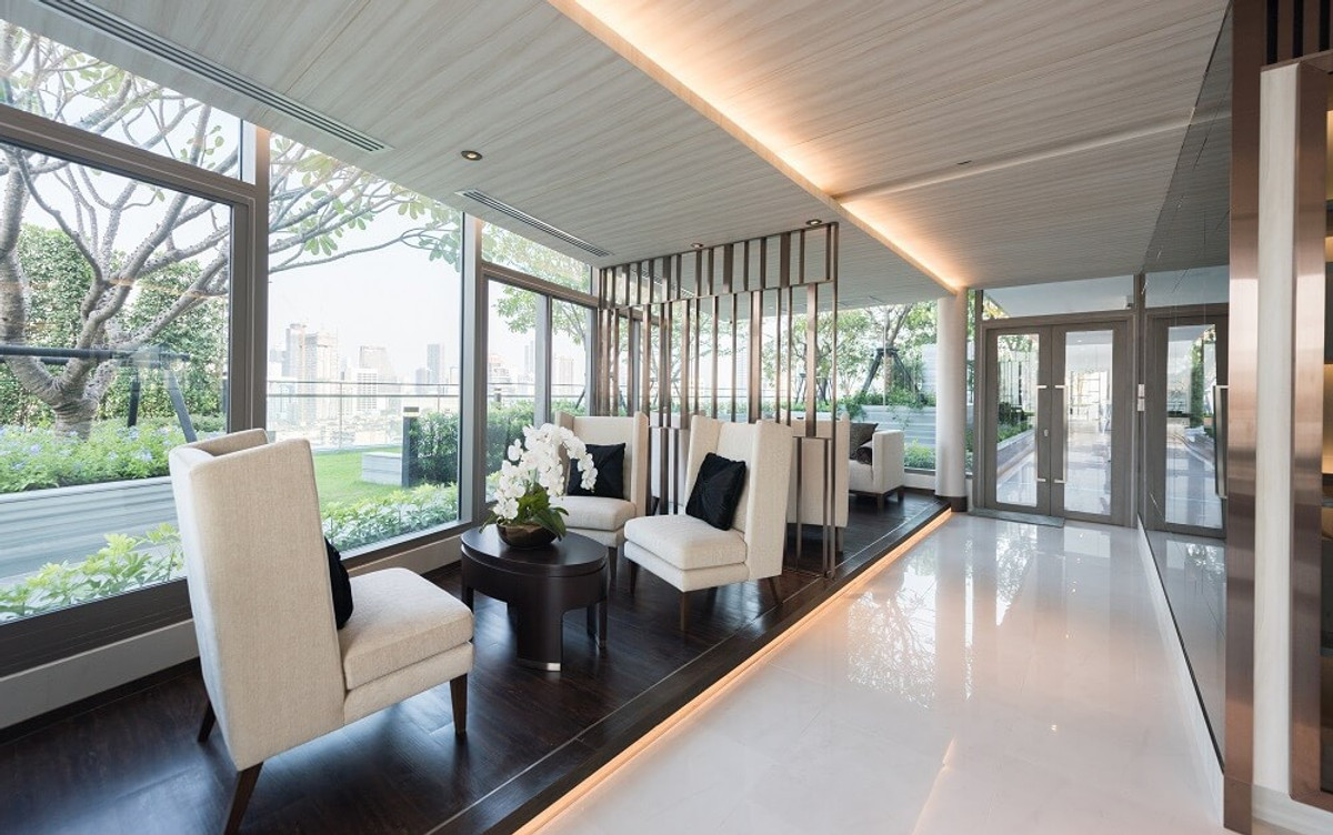 For RentCondoSathorn, Narathiwat : ✨ The most hip lifestyle source, The Room 30, easily connects Charoen Krung-Si Phraya-Songwat within walking distance 🎉