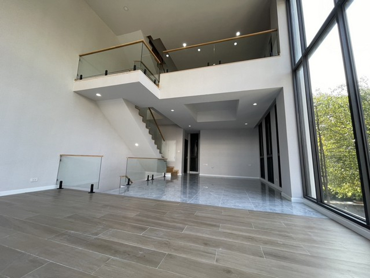 For RentHouseSukhumvit, Asoke, Thonglor : HR3340 FOR RENT Ultra-Luxury House @Sage Thonglor 25, 4.5-storey detached house, premium level. With private elevator and swimming pool in the heart of Thonglor.