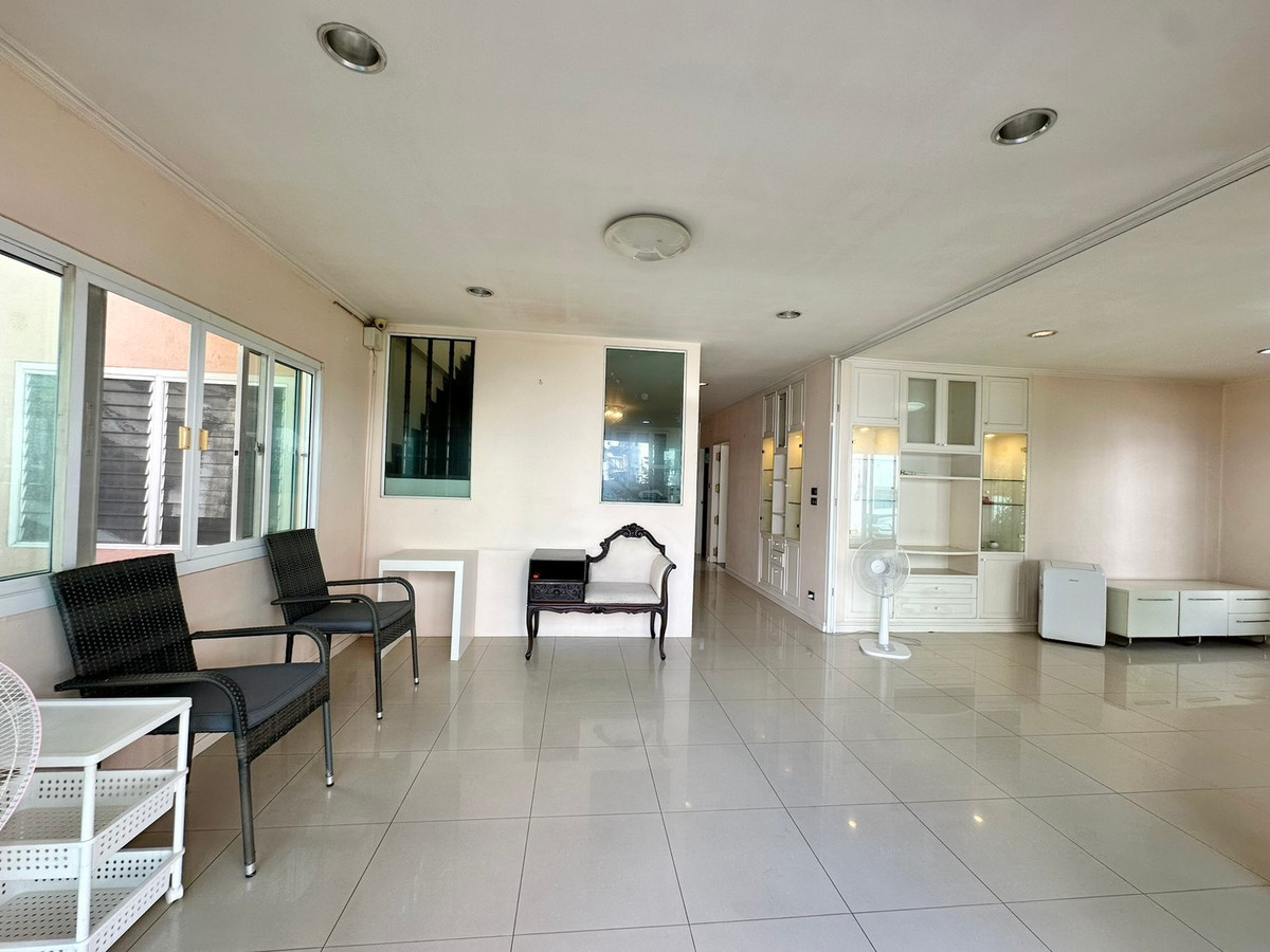 ให้เช่าบ้านพระราม 9 เพชรบุรีตัดใหม่ RCA : ให้เช่า บ้านเดี่ยว 2 ชั้น ซอยศูนย์วิจัย