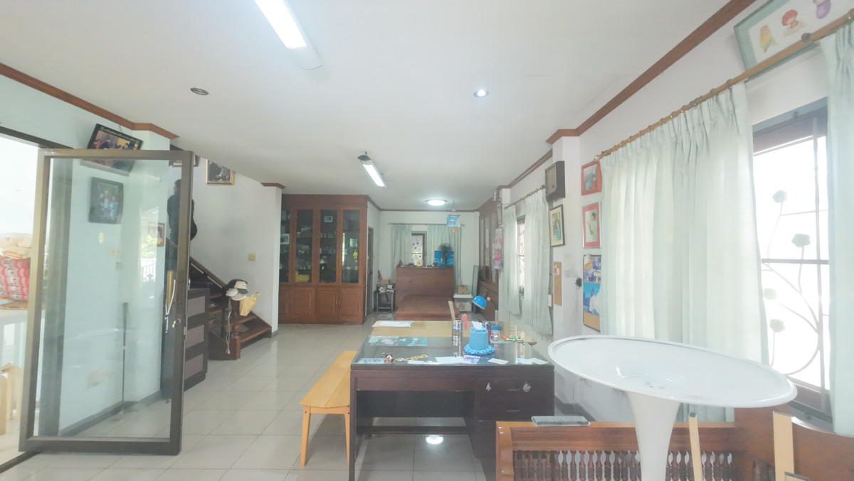 ขายบ้านนวมินทร์ รามอินทรา : ขายบ้านเดี่ยวบุณฑริก วัชรพล 50.6 ตรว. หลังริมถนนเมน หน้าบ้านทิศตะวันออก ทำเลศักยภาพใกล้ทางด่วน