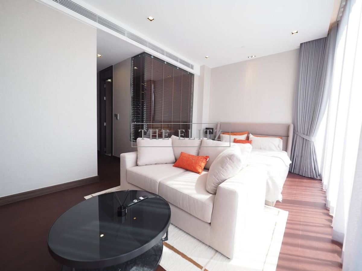 For RentCondoNana, North Nana,Sukhumvit13, Soi Nana : ✨ Elegance that comes with premium services from Land & Houses ✨ Q1 Sukhumvit is ready to move in. Among elite neighbor society 💕