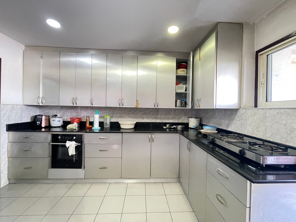 ขายคอนโดสาทร นราธิวาส : 🔥 ขายคอนโดหรู สาทร 4 ห้องนอน พื้นที่ใหญ่ 323 ตร.ม. | Lumpini Place Building ใจกลาง CBD ใกล้ BTS