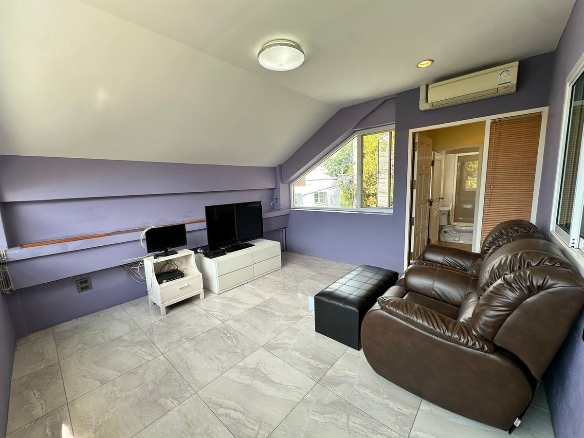 ให้เช่าบ้านพระราม 9 เพชรบุรีตัดใหม่ RCA : ให้เช่า บ้านเดี่ยว 2 ชั้น ซอยศูนย์วิจัย