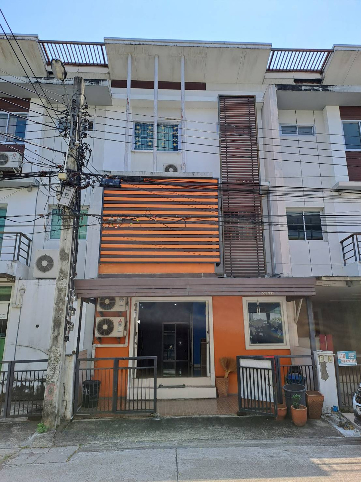 For RentHouseLadkrabang, Suwannaphum Airport : ⚡ For rent, 3-story townhome, Nirvana Park Sukhumvit 77, size 20 sq m. ⚡