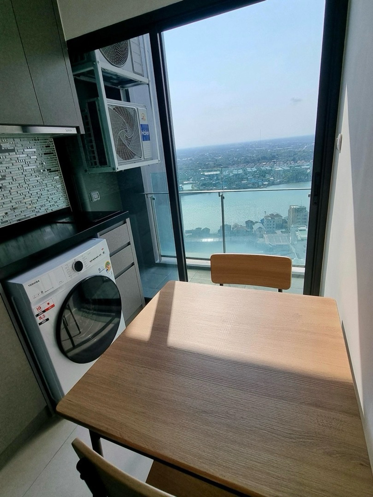 ให้เช่าคอนโดบางซื่อ วงศ์สว่าง เตาปูน : 📍โครงการ : The Clev Riverline เจ้าพระยา - วงศ์สว่าง 
🏢 ใกล้กับ  :  ม. พระจอมเกล้าพระนครเหนือ ( มจพ. )
💵 ราคาเช่า : 15,000 บาท / เดือน