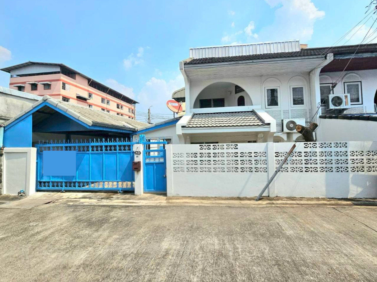 For SaleTownhomeLadprao101, Happy Land, The Mall Bang Kapi : House with land Behind a private corner near the BTS 🔥 Townhouse Ladprao 87 / 3 bedrooms (for sale), Townhouse Ladprao 87 / 3 Bedrooms (FOR SALE) FAHS048