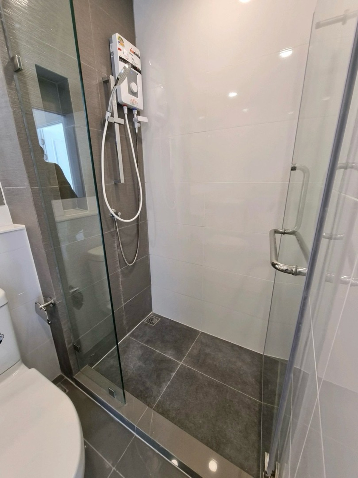 ให้เช่าคอนโดบางซื่อ วงศ์สว่าง เตาปูน : 📍โครงการ : The Clev Riverline เจ้าพระยา - วงศ์สว่าง 
🏢 ใกล้กับ  :  ม. พระจอมเกล้าพระนครเหนือ ( มจพ. )
💵 ราคาเช่า : 15,000 บาท / เดือน