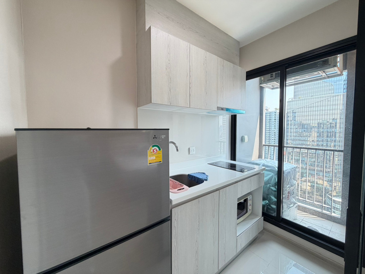 ให้เช่าคอนโดพระราม 9 เพชรบุรีตัดใหม่ RCA : 🔥 Hot Deal 1 bedroom for rent at Life asoke 🔥