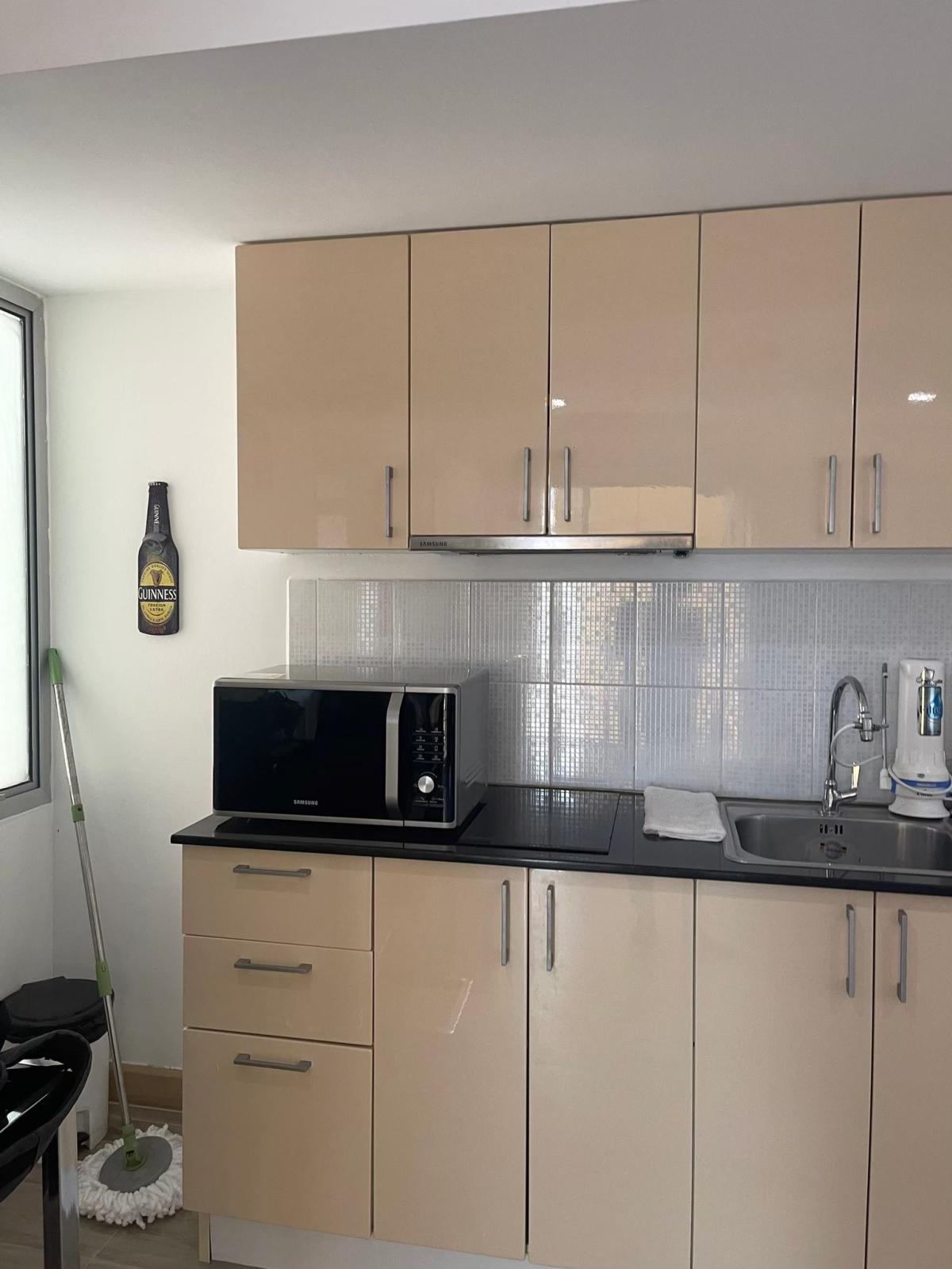 ให้เช่าคอนโดพระราม 9 เพชรบุรีตัดใหม่ RCA : 03/04/2026, เช่าคอนโด My Resort Bangkok 1 ห้องนอน ใกล้ MRT เพชรบุรี 
42 ตร.ม. พร้อมสระว่ายน้ำ อินฟินิตี้ เพียง 17,000 บาท/เดือน! 0642748883