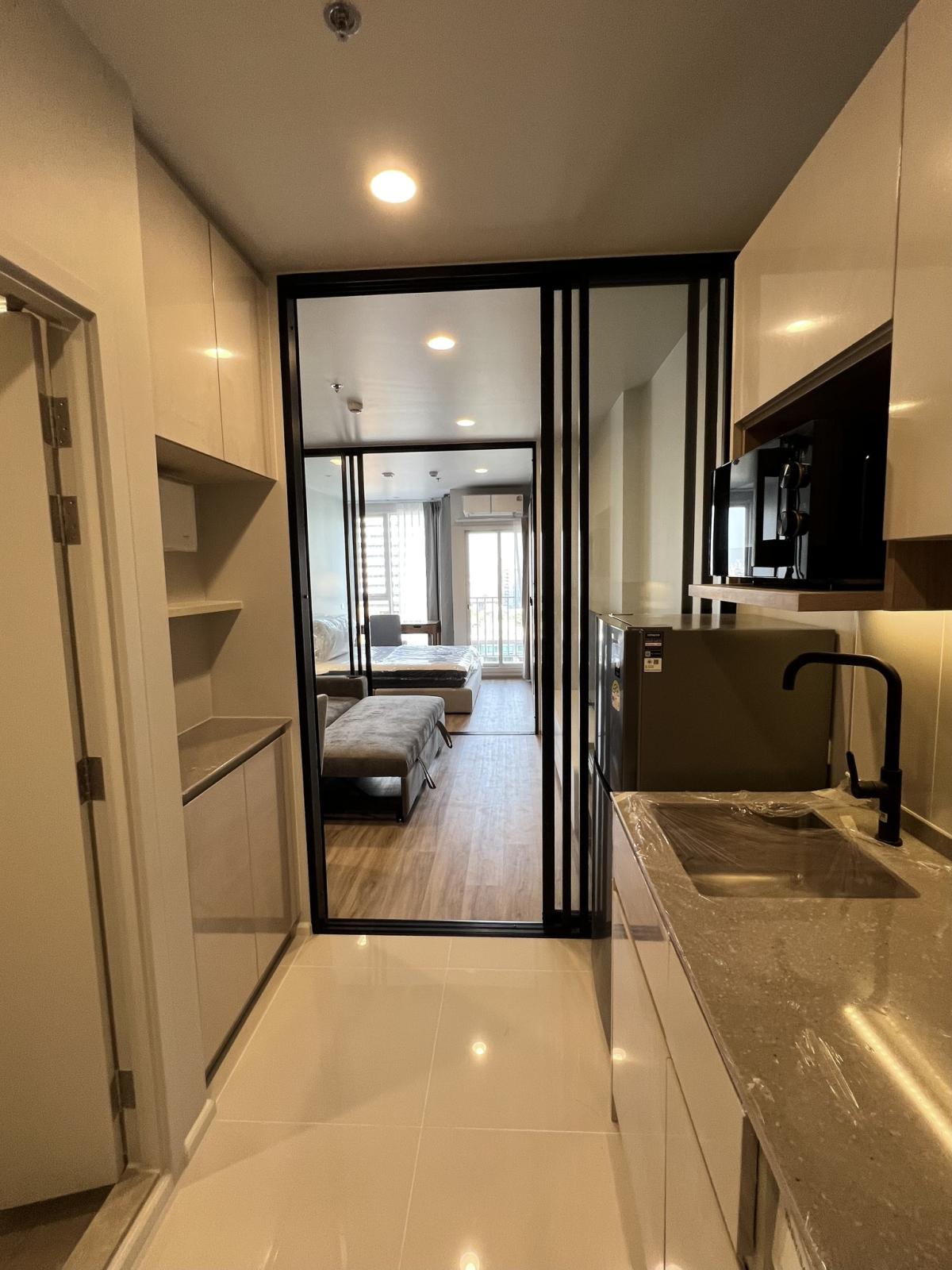 ให้เช่าคอนโดสุขุมวิท อโศก ทองหล่อ : 03/04/2026, คอนโดหรู 1 ห้องนอน ใจกลางทองหล่อ เดินทางสะดวก BTS Thong Lo 
เช่าเพียง 28,000 บาท/เดือน พร้อมสิ่งอำนวยความสะดวกครบครัน! 0642748883