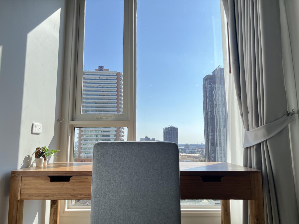 ให้เช่าคอนโดสุขุมวิท อโศก ทองหล่อ : 03/04/2026, คอนโดหรู 1 ห้องนอน ใจกลางทองหล่อ เดินทางสะดวก BTS Thong Lo 
เช่าเพียง 28,000 บาท/เดือน พร้อมสิ่งอำนวยความสะดวกครบครัน! 0642748883